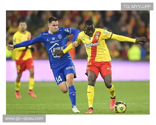 朗斯主场攻防出色,洛里昂客场进球困难 朗斯主场攻防出色,洛里昂客场进球困难