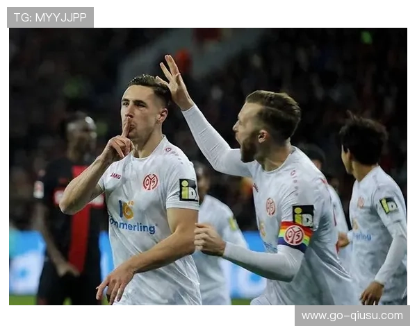 斯图加特vs法兰克福:克里斯滕森头球破门开局 斯图加特vs法兰克福:克里斯滕森头球破门开局